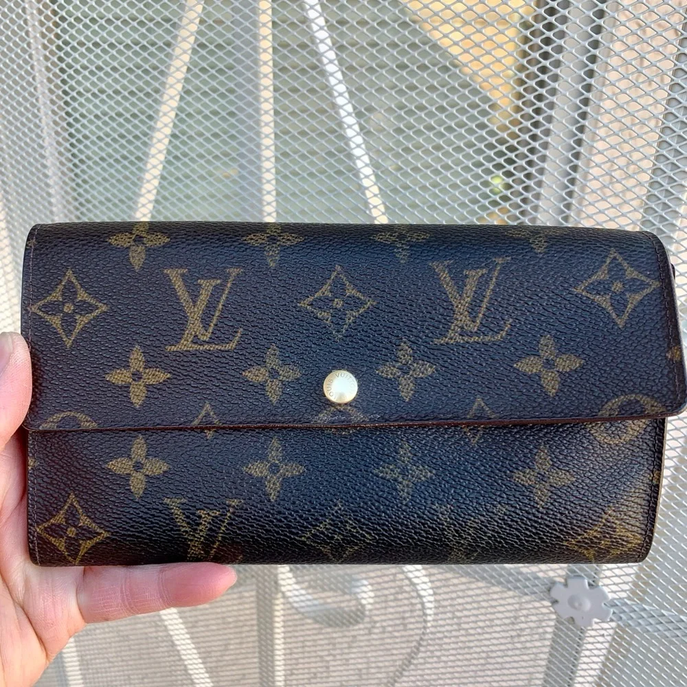Authentic Louis Vuitton Sarah Long Wallet‎ Portefeuille Monogram